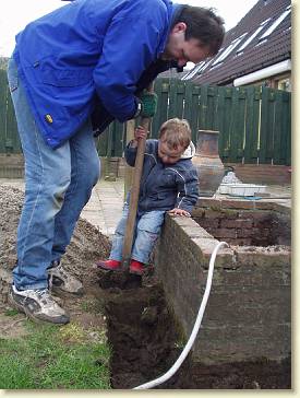 20060427-01 Een geultje graven